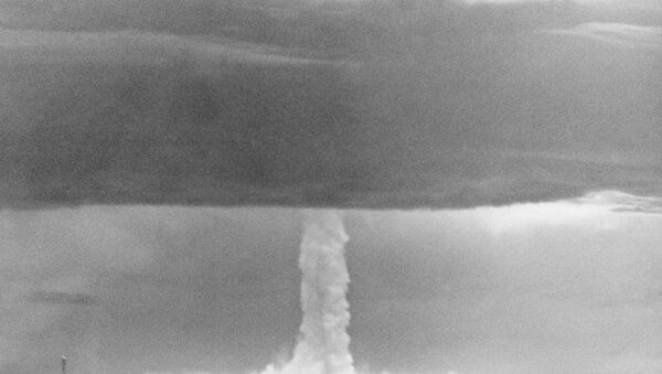 ABD'nin 1956'da Bikini mercan adası üzerinde yaptığı hidrojen bombası denemesi - Sputnik Türkiye