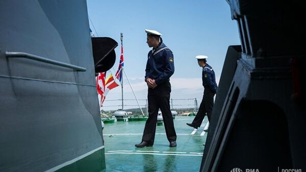 Karadeniz Filosu’nda görevli denizci Sivastopol’deki savaş gemisinde - Sputnik Türkiye
