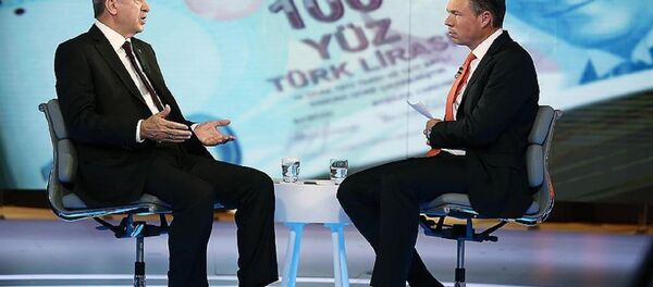 Cumhurbaşkanı Recep Tayyip Erdoğan Londra'da Bloomberg'te Guy Johnson'ın sorularını yanıtladı. - Sputnik Türkiye