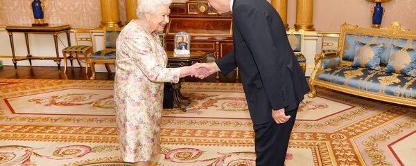 Kraliçe Elizabeth ve Cumhurbaşkanı Erdoğan - Sputnik Türkiye