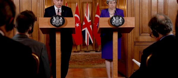 Cumhurbaşkanı Erdoğan-İngiltere Başbakanı May - Sputnik Türkiye