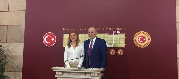 Dursun Çiçek ve İrem Çiçek - Sputnik Türkiye