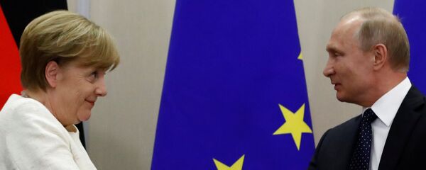 Rusya Devlet Başkanı Vladimir Putin-Almanya Başbakanı Angela Merkel - Sputnik Türkiye