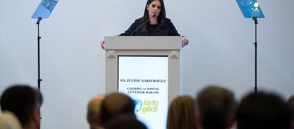 Jülide Sarıeroğlu - Sputnik Türkiye