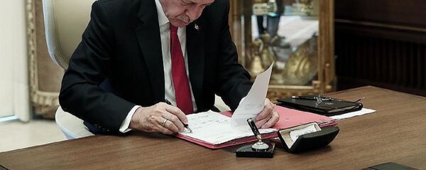 Erdoğan, imza - Sputnik Türkiye