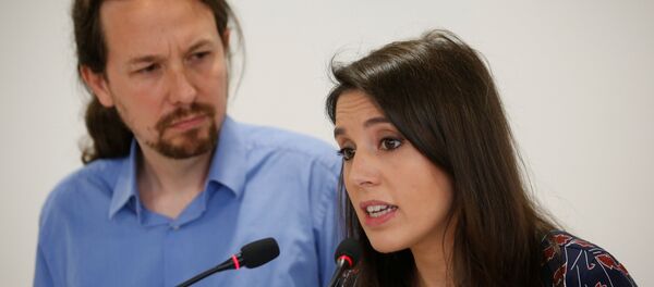 İspanya, Podemos'un lideri Pablo Iglesias ile meclis sözcüsü Irene Montero İspanya, Podemos'un lideri Pablo Iglesias ile meclis sözcüsü Irene Montero - Sputnik Türkiye