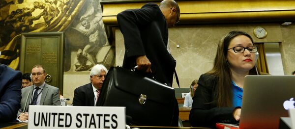 Birleşmiş Milletler (BM) Cenevre Ofisi'nde devam eden Silahsızlanma Konferansı'nı terk eden ABD Temsilcisi Robert Wood - Sputnik Türkiye