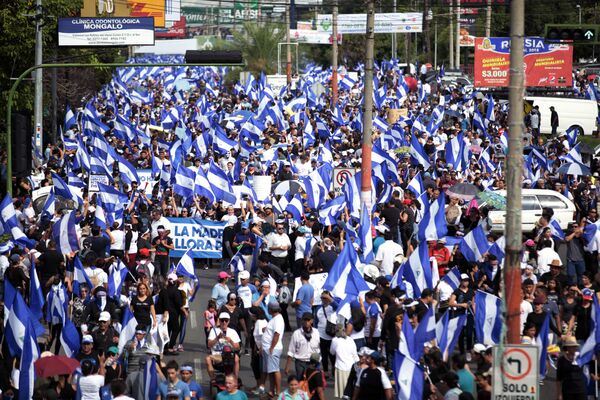 Amerikan Devletleri Örgütü Başkanı  Luis Almagro 'baskıcı güçler ve silahlı güçler' tarafından gerçekleştirilen ölümleri kınayıp Ortega hükümetine şiddeti durdurma çağrısında bulunurken, ABD Dışişleri Bakanlığı da açıklamasında  Dün Managua ve diğer kentlerde, aralarında 18 Nisan'dan bu yana yaşanan protestolarda ölen çocuklarının yasını tutan annelere yapılan saldırılar da dahil, barışçı Anneler Günü yürüyüşlerine hükümetin verdiği vahşi yanıtı kınıyoruz ifadelerini kullandı. - Sputnik Türkiye