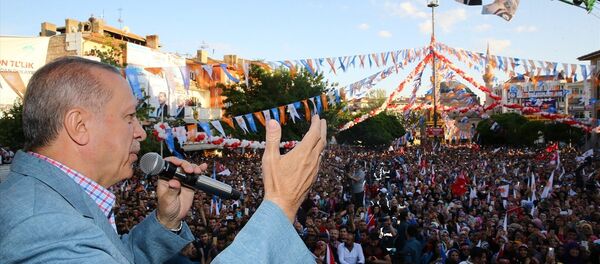 Erdoğan Aksaray mitinginde - Sputnik Türkiye