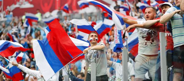 Soccer Football - Russia v New Zealand - FIFA Confederations Cup Russia 2017 - Group A - Saint Petersburg Stadium, St.Petersburg, Russia - June 17, 2017 Russia fans celebrate after the match - Sputnik Türkiye