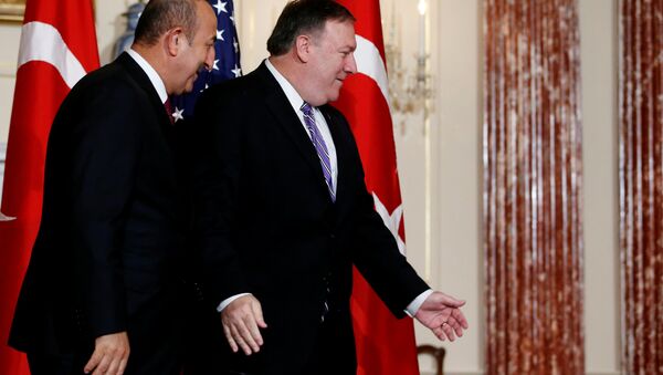 Pompeo ile Çavuşoğlu ABD Dışişleri Bakanlığı'nda - Sputnik Türkiye