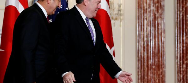 Pompeo ile Çavuşoğlu ABD Dışişleri Bakanlığı'nda Pompeo ile Çavuşoğlu ABD Dışişleri Bakanlığı'nda - Sputnik Türkiye