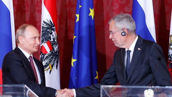 Viyana'yı ziyaret eden Putin, Avusturya Cumhurbaşkanı Van der Bellen ile ortak basın toplantısında - Sputnik Türkiye