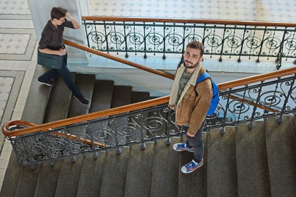 Politeknik Üniversitesi öğrencisi Burak Pekşen, Rusya'da yüksek eğitim alacak Türk gençlerine, dersleri hiç kaçırmamaları, Ruslarla bol bol görüşmeleri ve Rus kültürüyle kaynaşmalarını tavsiye etti.  - Sputnik Türkiye