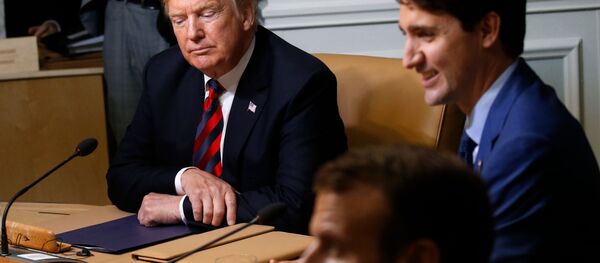 Kanada'da gerçekleştirilen G7 Zirvesi'nde ABD Başkanı Donald Trump, Kanada Başbakanı Justin Trudeau ve Fransa Cumhurbaşkanı Emmanuel Macron - Sputnik Türkiye