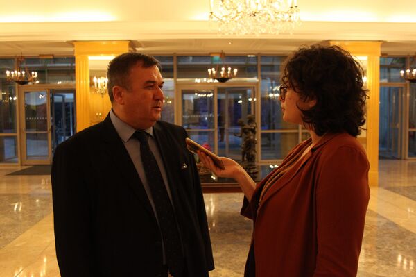 Kırım Tatar Dernekleri Federasyonu Genel Başkanı Ünver Sel, Sputnik muhabiri Elif Sudagezer'in sorularını yanıtladı. - Sputnik Türkiye