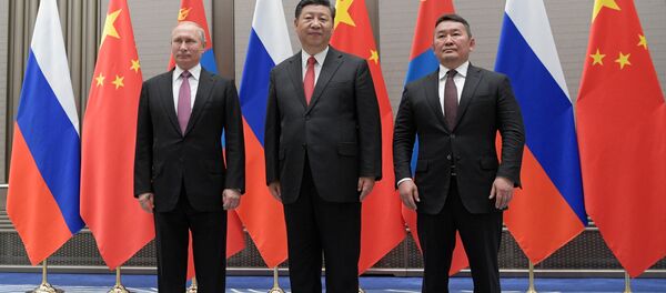 Rusya Devlet Başkanı Vladimir Putin, Çin Devlet Başkanı Şi Cinping, Moğolistan Devlet Başkanı Khaltmaa Battulga - Sputnik Türkiye