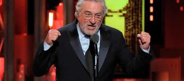 Robert de Niro 74. Tony Ödülleri töreninde Trump'a küfrederken - Sputnik Türkiye