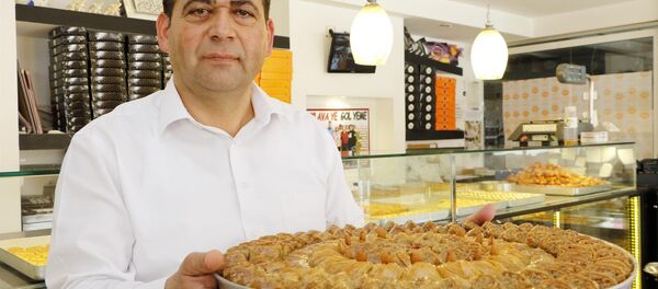 Antalya Pastacılar Esnaf ve Sanatkarlar Odası Başkanı Kerim Üre - Sputnik Türkiye