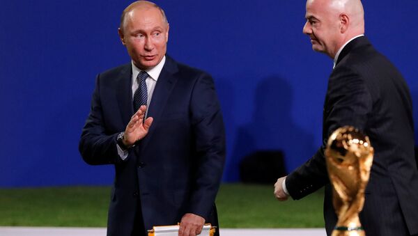 Rusya Devlet Başkanı Vladmir Putin ve FIFA Başkanı Infantino - Sputnik Türkiye