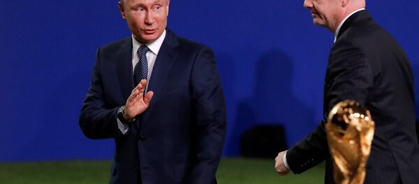 Rusya Devlet Başkanı Vladmir Putin ve FIFA Başkanı Infantino - Sputnik Türkiye