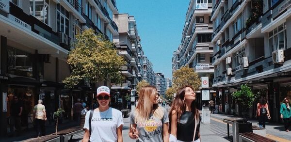 Samsun Valiliği, Samsun Büyükşehir Belediyesi, Orta Karadeniz Kalkınma Ajansı ile Samsun Ticaret ve Sanayi Odası, Samsun-Krasnodar uçak seferlerinin başlamasının ardından Rus turistleri bölgeye çekebilmek için tanıtımlarını sürdürüyor. - Sputnik Türkiye