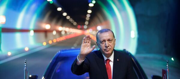 AK Parti Genel Başkanı ve Cumhurbaşkanı Recep Tayyip Erdoğan, Ovit Tüneli'nin açılışını yaptı. - Sputnik Türkiye