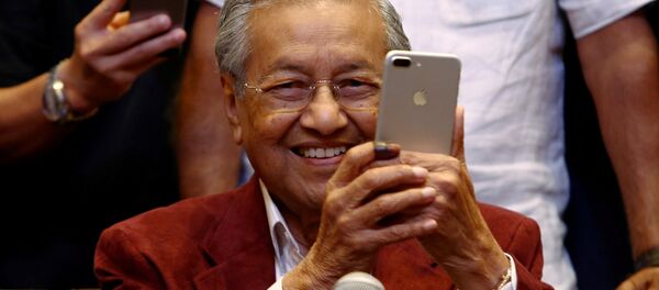 Mahathir Mohamad, former Malaysian prime minister and opposition candidate for Pakatan Harapan (Alliance of Hope) attends a news conference after general election, in Petaling Jaya, Malaysia, May 10, 2018 - Sputnik Türkiye