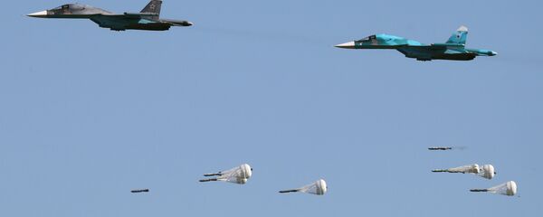 Su-34 fighter-bombers during the Aviadarts-2016 competition held as part of International Army Games - 2016 at the Dubrovichi training field in the Ryazan Region - Sputnik Türkiye