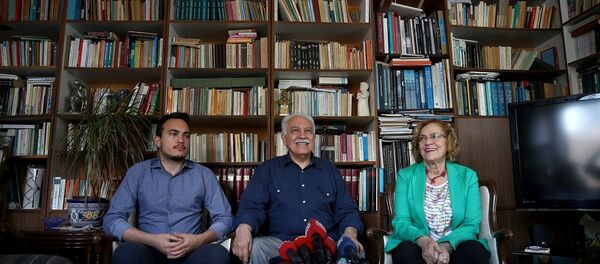 Doğu Perinçek, mal varlığını açıkladı Doğu Perinçek, mal varlığını açıkladı - Sputnik Türkiye