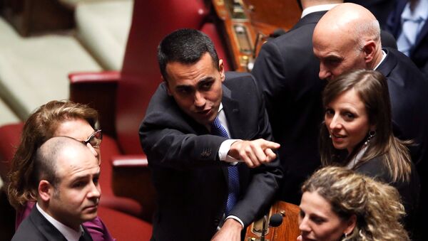 Five Stars Movement (M5S) leader Luigi Di Maio gestures at the Chamber of Deputies during the first session since the March 4 national election in Rome, Italy March 23, 2018 - Sputnik Türkiye