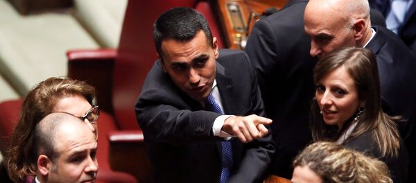 Five Stars Movement (M5S) leader Luigi Di Maio gestures at the Chamber of Deputies during the first session since the March 4 national election in Rome, Italy March 23, 2018 Five Stars Movement (M5S) leader Luigi Di Maio gestures at the Chamber of Deputies during the first session since the March 4 national election in Rome, Italy March 23, 2018 - Sputnik Türkiye