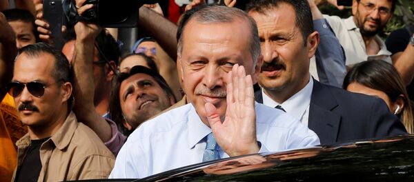 Cumhurbaşkanı Recep Tayyip Erdoğan, Kısıklı'daki konutundan Huber Köşkü'ne geçti. - Sputnik Türkiye