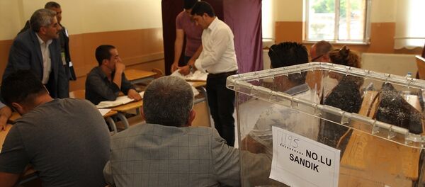 Oy verme işlemi sona erdi - Sputnik Türkiye