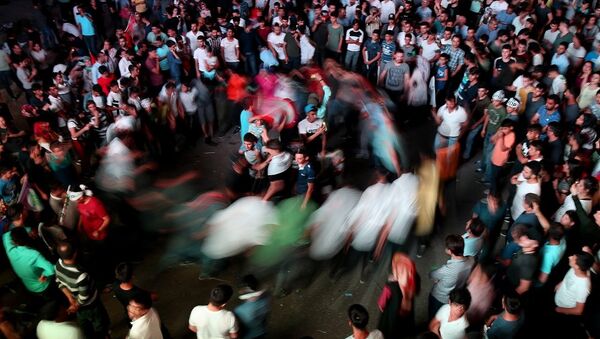 HDP'nin Diyarbakır'daki seçim kutlaması - Sputnik Türkiye