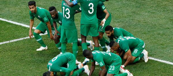 2018 FIFA Dünya Kupası'nda kendi çapında tarihe geçen maçta Suudi Arabistan, Mısır'ı 2-1 yendi - Sputnik Türkiye