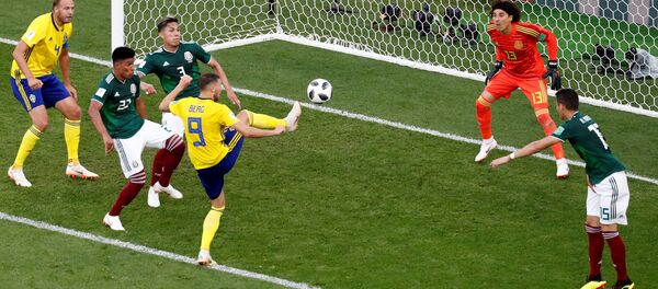 Soccer Football - World Cup - Group F - Mexico vs Sweden - Ekaterinburg Arena, Yekaterinburg, Russia - June 27, 2018 Sweden's Marcus Berg misses a chance to score - Sputnik Türkiye