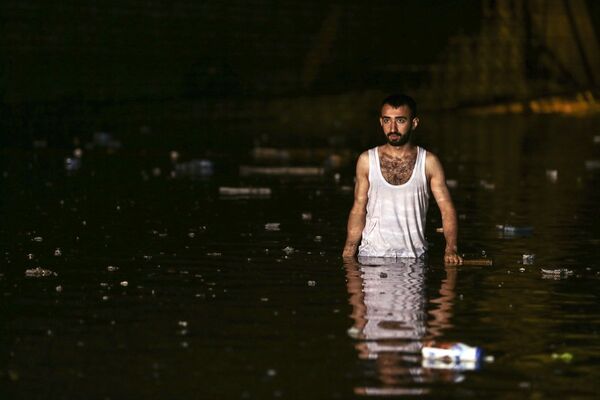 İstanbul'da sağanak, su baskınlarına sebep oldu - Sputnik Türkiye