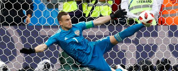 Rus milli kaleci İgor Akinfeyev'in İspanya-Rusya maçında yaptığı ve takımını 2018 Dünya Kupası çeyrek finaline taşıyan penaltı kurtarışı Rus milli kaleci İgor Akinfeyev'in İspanya-Rusya maçında yaptığı ve takımını 2018 Dünya Kupası çeyrek finaline taşıyan penaltı kurtarışı - Sputnik Türkiye