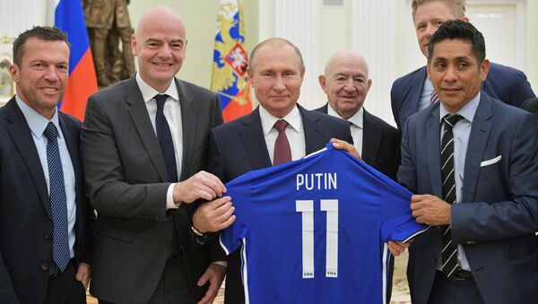 Vladmir Putin ve FIFA Başkanı Gianni Infantino - Sputnik Türkiye