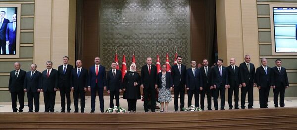 Erdoğan, yeni sistemin ilk kabinesini açıkladı Erdoğan, yeni sistemin ilk kabinesini açıkladı - Sputnik Türkiye