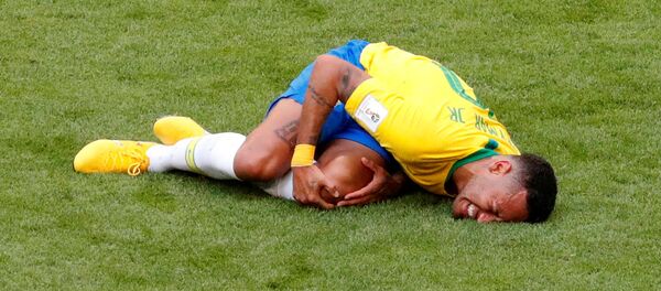 2018 FIFA Dünya Kupası Brezilya-Meksika maçında Neymar - Sputnik Türkiye