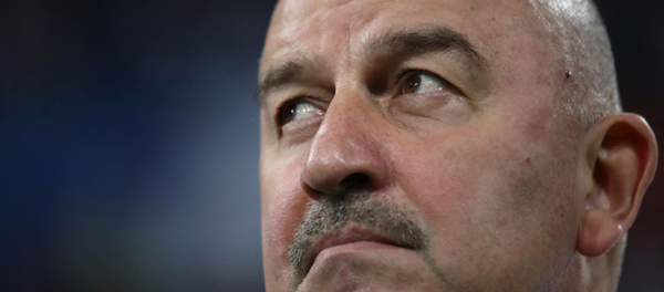 Rusya milli takım antrenörü Stanislav Çerçesov - Sputnik Türkiye