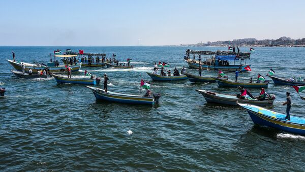 İsrail ablukasına karşı Gazze'den denize açılan 'Özgürlük Gemisi 2' ve ona eşlik eden tekneler - Sputnik Türkiye