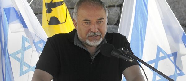 İsrail Savunma Bakanı Avigdor Liberman İsrail işgali altındaki Suriye toprağı olan Golan Tepeleri'ne çıkarma yaptı. - Sputnik Türkiye