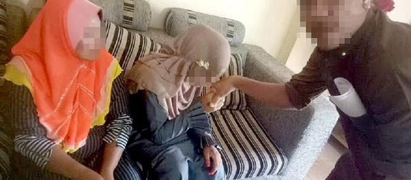 Malezya'da 11 yaşındaki çocukla evlenen adam - Sputnik Türkiye