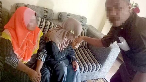 Malezya'da 11 yaşındaki çocukla evlenen adam - Sputnik Türkiye