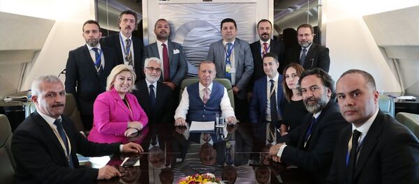 Erdoğan, NATO zirvesi için Brüksel'e giderken. - Sputnik Türkiye