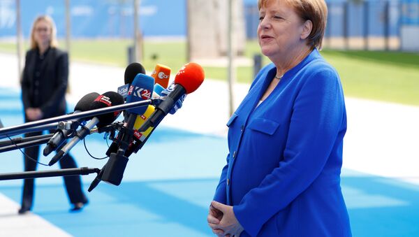 11 Temmuz 2018'deki NATO liderler zirvesine gelişte Almanya Başbakanı Angela Merkel - Sputnik Türkiye