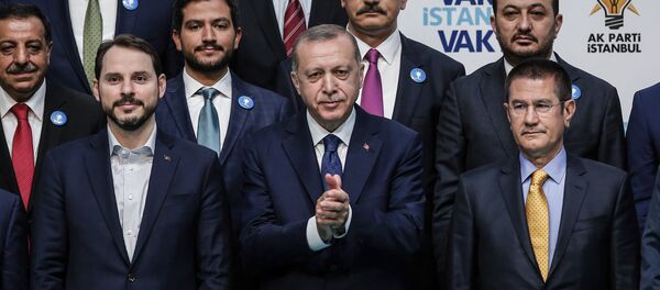 Cumhurbaşkanı Recep Tayyip Erdoğan ile damadı Hazine ve Maliye Bakanı Berat Albayrak - Sputnik Türkiye